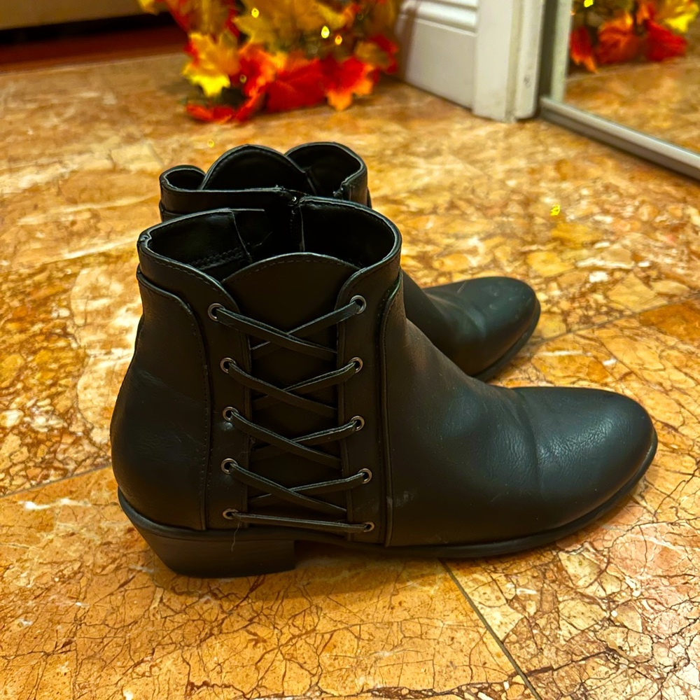 Cute Black Ankle Boots- Perfect for fall!